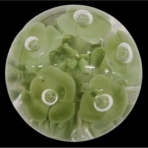 St Clair Paperweight Flowers Green